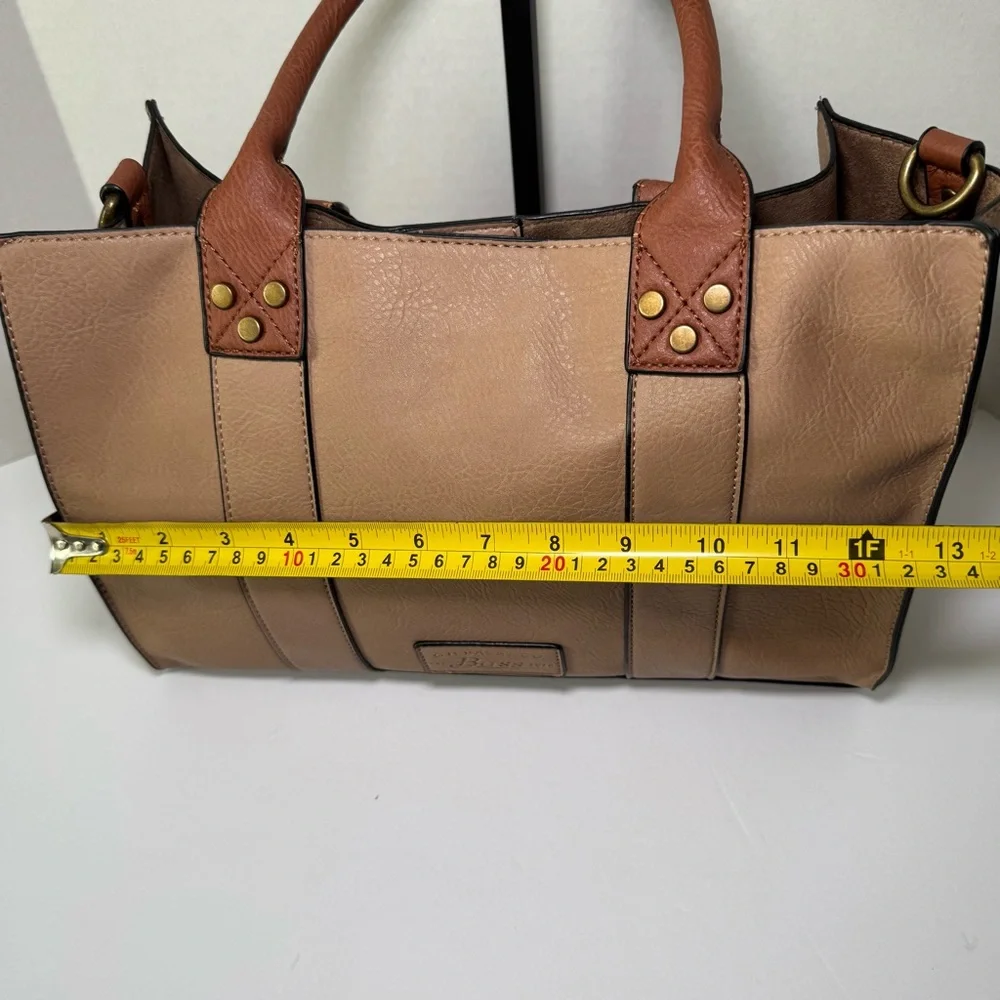 Vintage G.H. Bass & Co. Beige Tote Satchel Bag with Removable Pouch And Wristlet